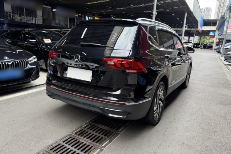 Used Volkswagen Tiguan L 2025 Model, Outstanding Version, 300TSI Automatic Two-Wheel Drive Longteng Edition Exterior 5