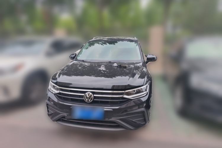 Used Volkswagen Tiguan L 2025 Model, Outstanding Version, 300TSI Automatic Two-Wheel Drive Longteng Edition Front Right 45 Deg
