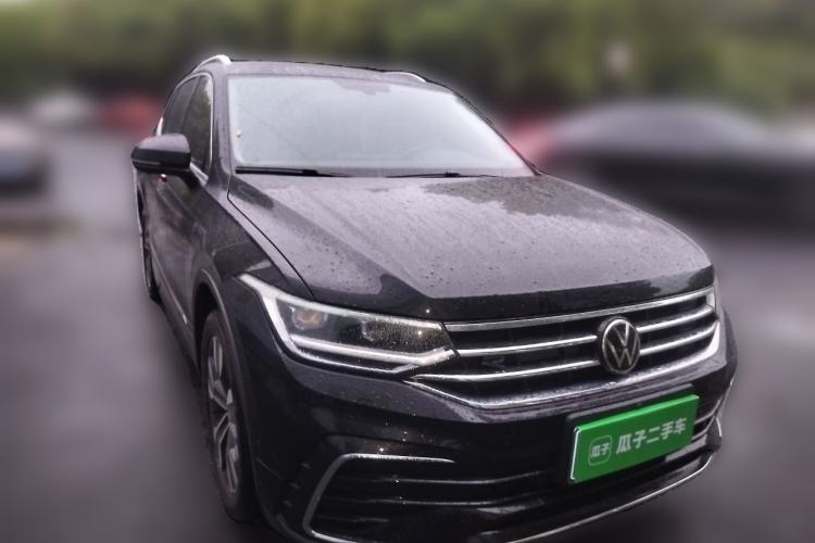 Used Volkswagen Tiguan L 2025 Model Outstanding Version 330TSI Automatic Two-Wheel Drive R-Line Longyao Edition Front Right 45 Deg