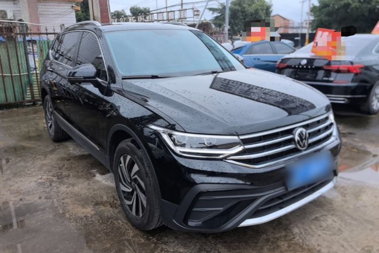 Used Volkswagen Tiguan L 2025 Model, Outstanding Version, 300TSI Automatic Two-Wheel Drive Longteng Edition Front Right 45 Deg