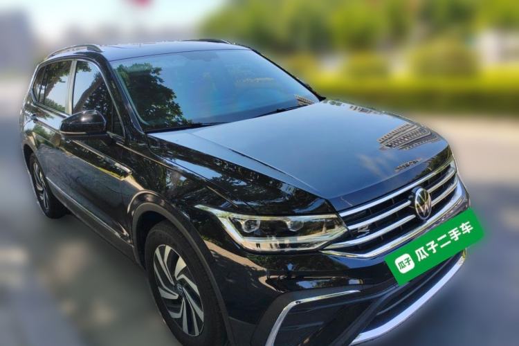 Used Volkswagen Tiguan L 2025 Model, Outstanding Version, 300TSI Automatic Two-Wheel Drive Longteng Edition Front Right 45 Deg