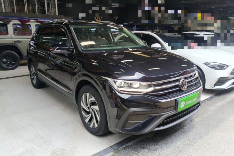 Used Volkswagen Tiguan L 2025 Model, Outstanding Version, 300TSI Automatic Two-Wheel Drive Longteng Edition Front Right 45 Deg