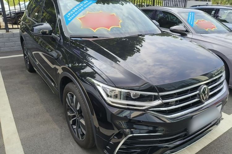Used Volkswagen Tiguan L 2025 Model Outstanding Version 330TSI Automatic Two-Wheel Drive R-Line Longyao Edition Front Right 45 Deg