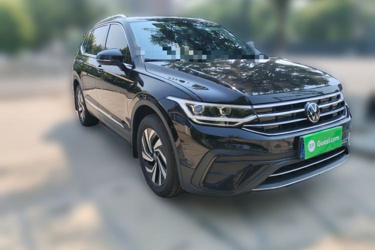 Used Volkswagen Tiguan L 2025 Model, Outstanding Version, 300TSI Automatic Two-Wheel Drive Longteng Edition Front Right 45 Deg
