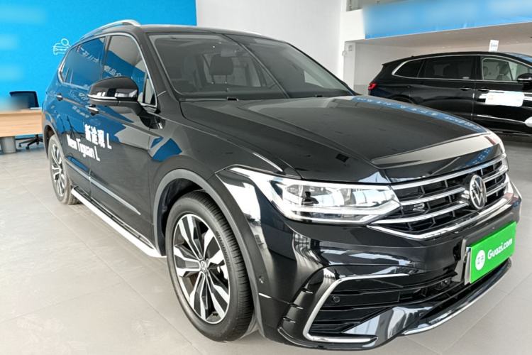 Used Volkswagen Tiguan L 2025 Model Outstanding Version 330TSI Automatic Two-Wheel Drive R-Line Longyao Edition Front Right 45 Deg