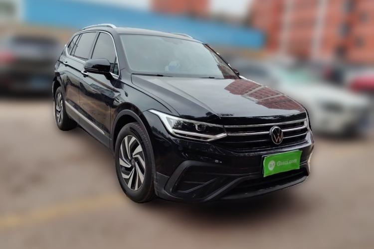 Used Volkswagen Tiguan L 2025 Model, Outstanding Version, 300TSI Automatic Two-Wheel Drive Longteng Edition Front Right 45 Deg