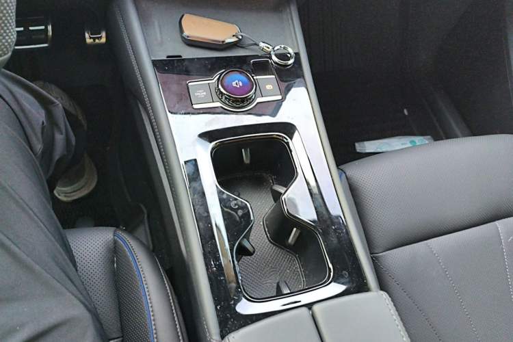 Used Volkswagen Tiguan L 2025 PRO 380TSI Two-Wheel-Drive R-Line Smart Edition Gear Lever