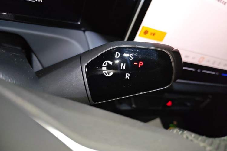 Used Volkswagen Tiguan L 2025 PRO 380TSI Two-Wheel-Drive R-Line Smart Edition Gear Lever