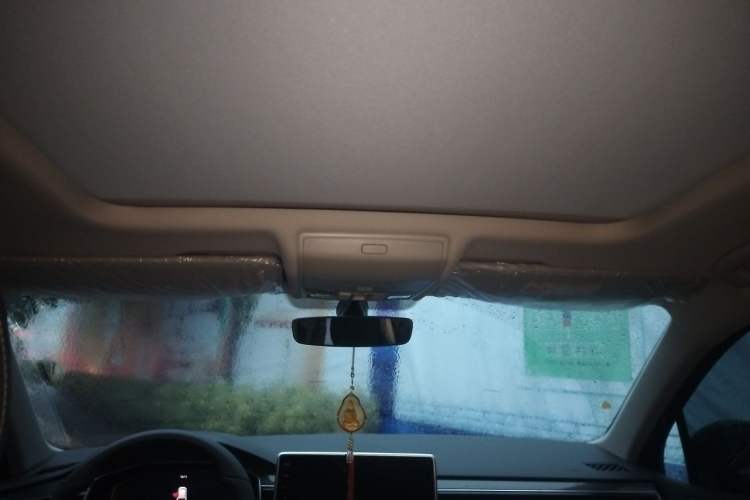 Used Volkswagen Tiguan L 2025 Model Outstanding Version 330TSI Automatic Two-Wheel Drive R-Line Longyao Edition Headliner