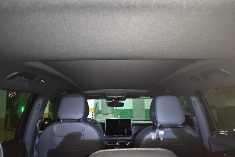 Used Volkswagen Tiguan L 2025 PRO 380TSI Two-Wheel-Drive R-Line Smart Edition Headliner