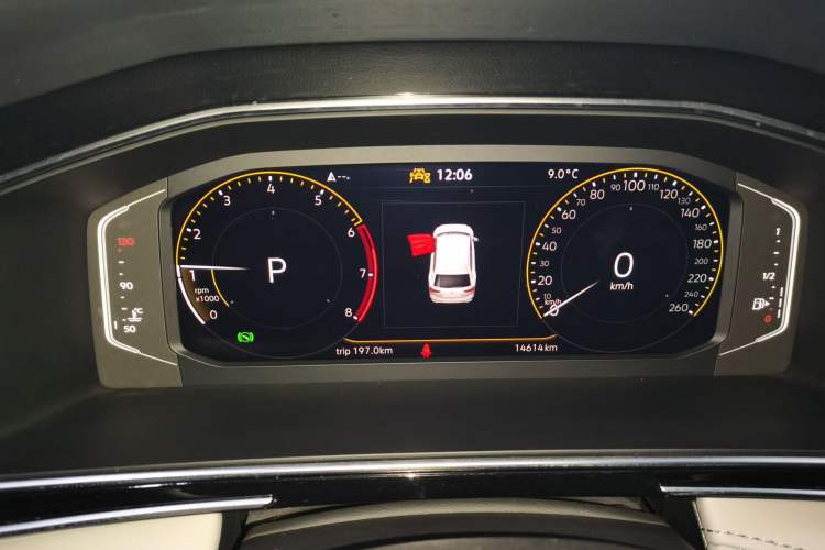 Used Volkswagen Tiguan L 2025 Model, Outstanding Version, 300TSI Automatic Two-Wheel Drive Longteng Edition Instrument Cluster