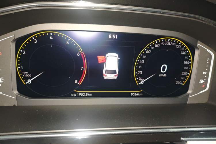 Used Volkswagen Tiguan L 2025 Model, Outstanding Version, 300TSI Automatic Two-Wheel Drive Longteng Edition Instrument Cluster