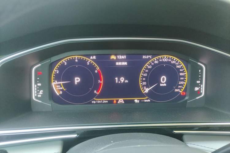 Used Volkswagen Tiguan L 2025 Model, Outstanding Version, 300TSI Automatic Two-Wheel Drive Longteng Edition Instrument Cluster
