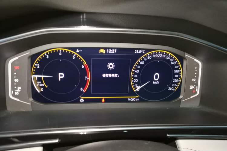 Used Volkswagen Tiguan L 2025 Model, Outstanding Version, 300TSI Automatic Two-Wheel Drive Longteng Edition Instrument Cluster