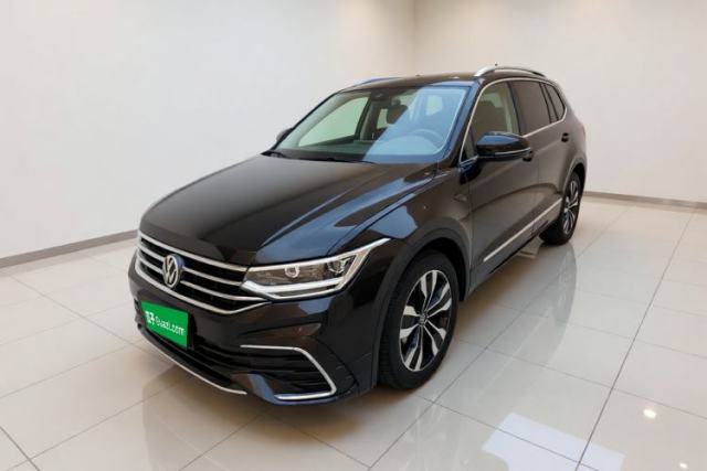 Używany Volkswagen Tiguan L 2025 Model Outstanding Version 330TSI Automatic Two-Wheel Drive R-Line Longyao Edition