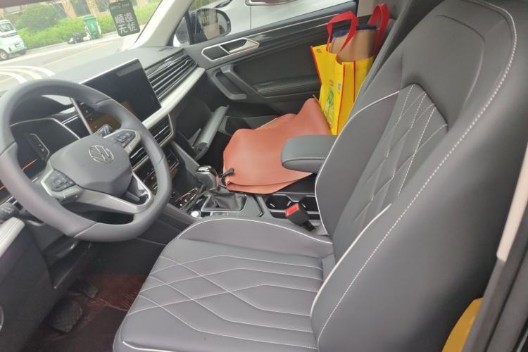 Used Volkswagen Tiguan L 2025 Model, Outstanding Version, 300TSI Automatic Two-Wheel Drive Longteng Edition Left Front Seat