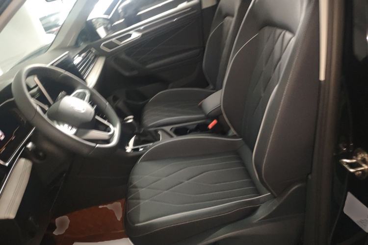 Used Volkswagen Tiguan L 2025 Model, Outstanding Version, 300TSI Automatic Two-Wheel Drive Longteng Edition Left Front Seat