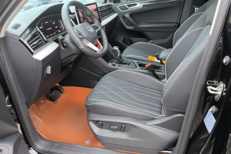 Used Volkswagen Tiguan L 2025 Model, Outstanding Version, 300TSI Automatic Two-Wheel Drive Longteng Edition Left Front Seat