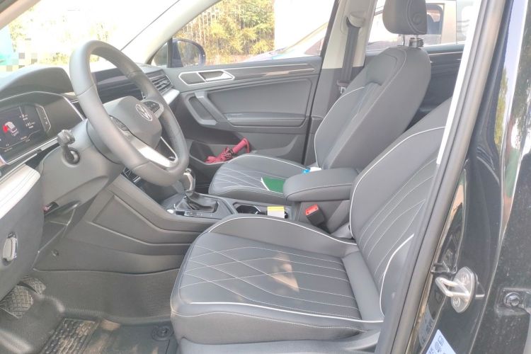 Used Volkswagen Tiguan L 2025 Model, Outstanding Version, 300TSI Automatic Two-Wheel Drive Longteng Edition Left Front Seat