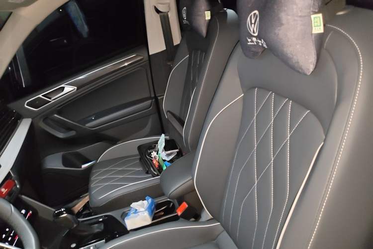Used Volkswagen Tiguan L 2025 Model, Outstanding Version, 300TSI Automatic Two-Wheel Drive Longteng Edition Left Front Seat