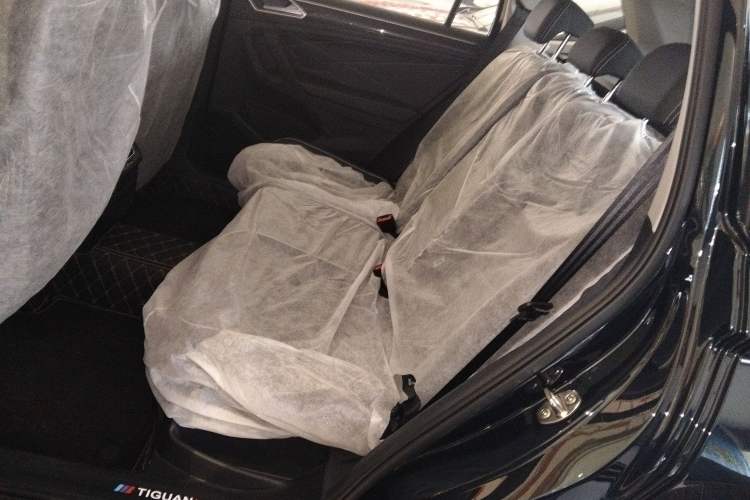 Used Volkswagen Tiguan L 2025 Model, Outstanding Version, 300TSI Automatic Two-Wheel Drive Longteng Edition Left Rear Seat