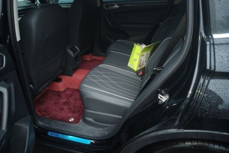 Used Volkswagen Tiguan L 2025 Model Outstanding Version 330TSI Automatic Two-Wheel Drive R-Line Longyao Edition Left Rear Seat