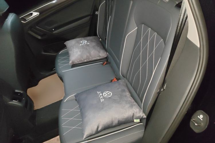Used Volkswagen Tiguan L 2025 Model, Outstanding Version, 300TSI Automatic Two-Wheel Drive Longteng Edition Left Rear Seat