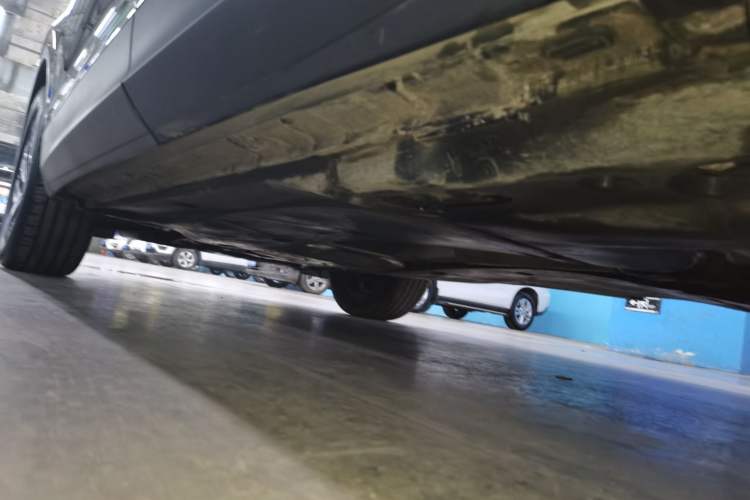 Used Volkswagen Tiguan L 2025 Model, Outstanding Version, 300TSI Automatic Two-Wheel Drive Longteng Edition Left Side Sill