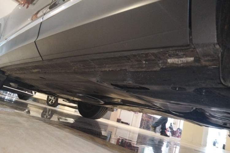 Used Volkswagen Tiguan L 2025 Model, Outstanding Version, 300TSI Automatic Two-Wheel Drive Longteng Edition Left Side Sill