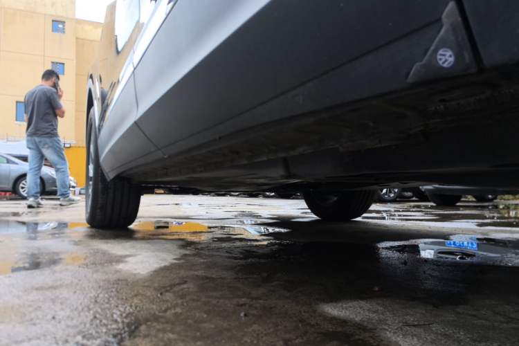 Used Volkswagen Tiguan L 2025 Model, Outstanding Version, 300TSI Automatic Two-Wheel Drive Longteng Edition Left Side Sill