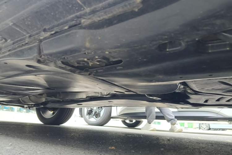 Used Volkswagen Tiguan L 2025 Model Outstanding Version 330TSI Automatic Two-Wheel Drive R-Line Longyao Edition Left Side Sill