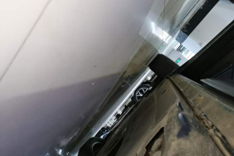 Used Volkswagen Tiguan L 2025 Model, Outstanding Version, 300TSI Automatic Two-Wheel Drive Longteng Edition Left Side Sill
