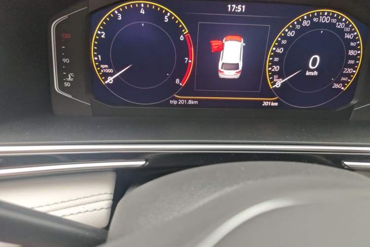 Used Volkswagen Tiguan L 2025 Model, Outstanding Version, 300TSI Automatic Two-Wheel Drive Longteng Edition Odometer Close Up