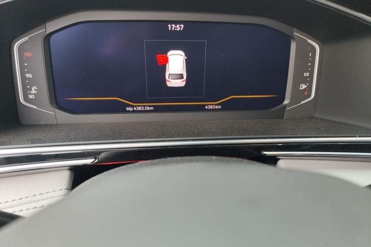 Used Volkswagen Tiguan L 2025 Model, Outstanding Version, 300TSI Automatic Two-Wheel Drive Longteng Edition Odometer Close Up