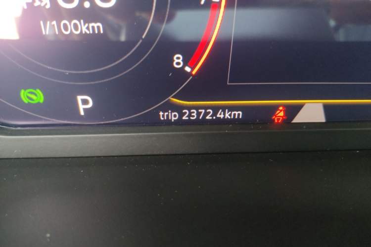 Used Volkswagen Tiguan L 2025 Model, Outstanding Version, 300TSI Automatic Two-Wheel Drive Longteng Edition Odometer Close Up