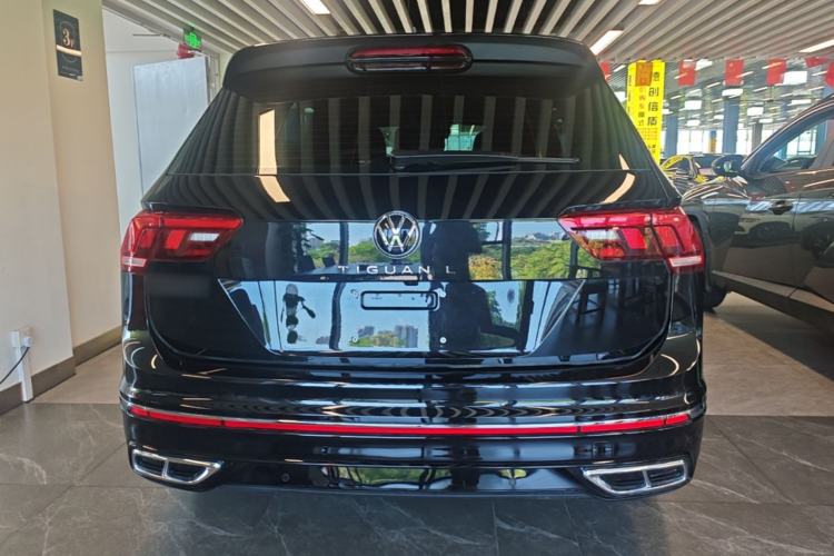 Used Volkswagen Tiguan L 2025 Model Outstanding Version 330TSI Automatic Two-Wheel Drive R-Line Longyao Edition Rear