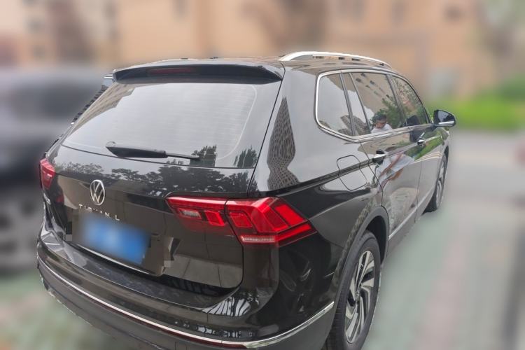 Used Volkswagen Tiguan L 2025 Model, Outstanding Version, 300TSI Automatic Two-Wheel Drive Longteng Edition Rear Left 45 Deg