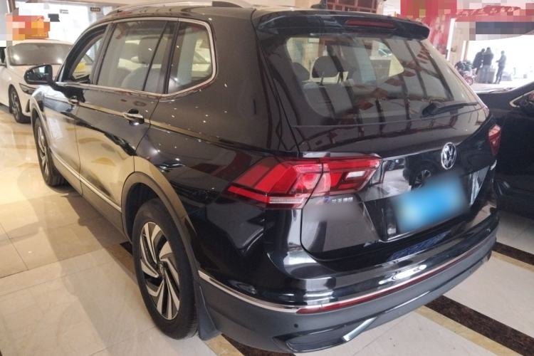 Used Volkswagen Tiguan L 2025 Model, Outstanding Version, 300TSI Automatic Two-Wheel Drive Longteng Edition Rear Left 45 Deg