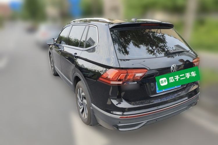 Used Volkswagen Tiguan L 2025 Model, Outstanding Version, 300TSI Automatic Two-Wheel Drive Longteng Edition Rear Left 45 Deg