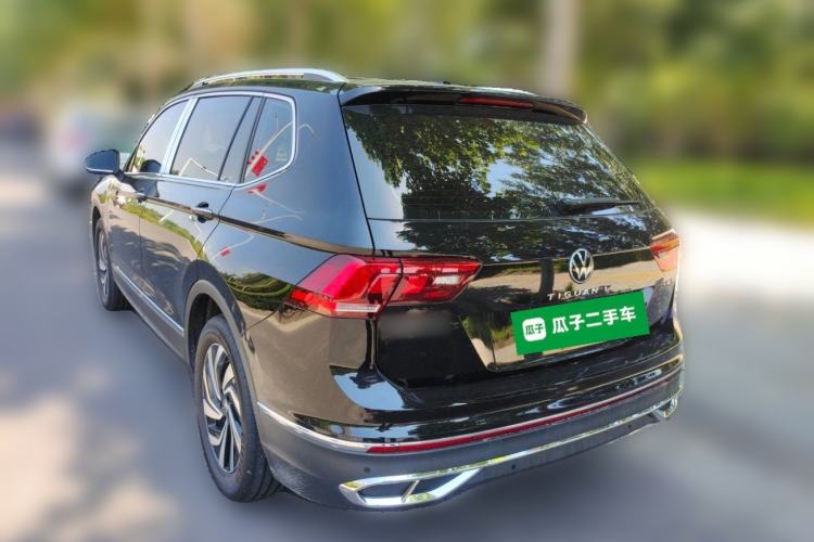 Used Volkswagen Tiguan L 2025 Model, Outstanding Version, 300TSI Automatic Two-Wheel Drive Longteng Edition Rear Left 45 Deg