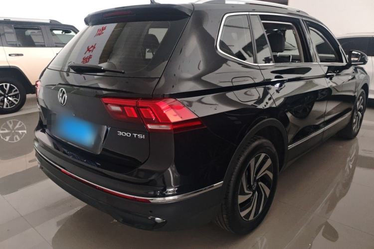 Used Volkswagen Tiguan L 2025 Model, Outstanding Version, 300TSI Automatic Two-Wheel Drive Longteng Edition Rear Right 45 Deg