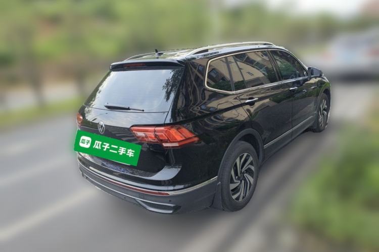 Used Volkswagen Tiguan L 2025 Model, Outstanding Version, 300TSI Automatic Two-Wheel Drive Longteng Edition Rear Right 45 Deg