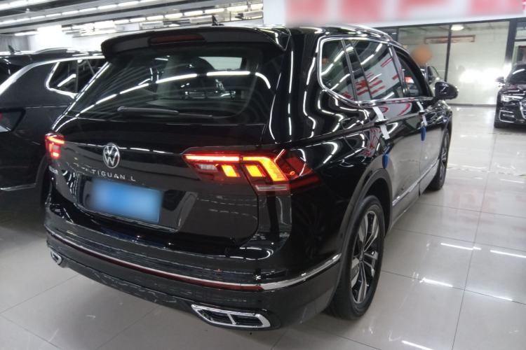 Used Volkswagen Tiguan L 2025 Model Outstanding Version 330TSI Automatic Two-Wheel Drive R-Line Longyao Edition Rear Right 45 Deg