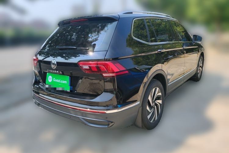 Used Volkswagen Tiguan L 2025 Model, Outstanding Version, 300TSI Automatic Two-Wheel Drive Longteng Edition Rear Right 45 Deg