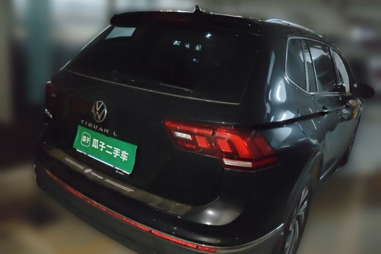 Used Volkswagen Tiguan L 2025 Model, Outstanding Version, 300TSI Automatic Two-Wheel Drive Longteng Edition Rear Right 45 Deg