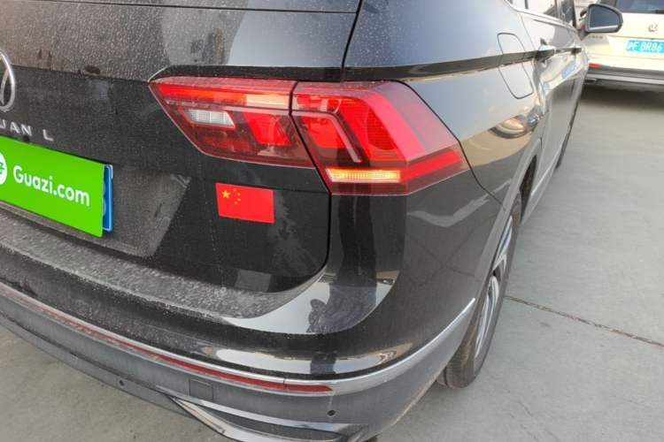 Used Volkswagen Tiguan L 2025 Model, Outstanding Version, 300TSI Automatic Two-Wheel Drive Longteng Edition Right Rear Taillight