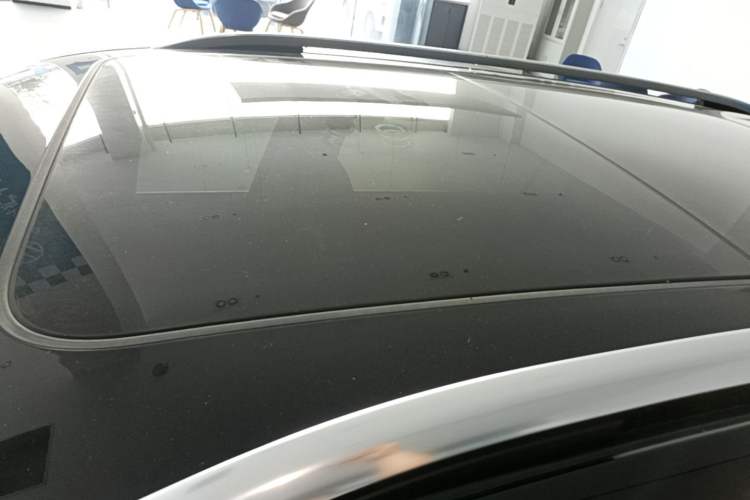 Used Volkswagen Tiguan L 2025 Model Outstanding Version 330TSI Automatic Two-Wheel Drive R-Line Longyao Edition Roof