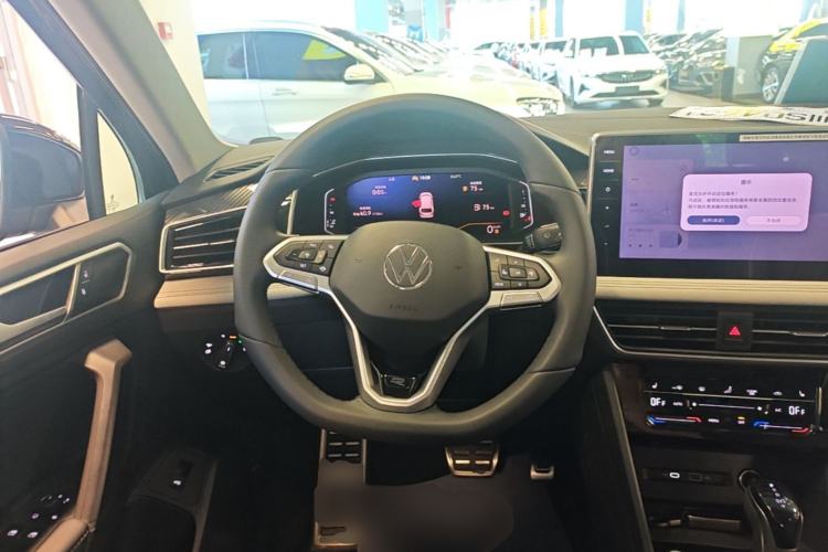 Used Volkswagen Tiguan L 2025 Model Outstanding Version 330TSI Automatic Two-Wheel Drive R-Line Longyao Edition Steering Wheel