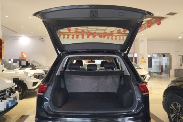 Used Volkswagen Tiguan L 2025 Model, Outstanding Version, 300TSI Automatic Two-Wheel Drive Longteng Edition Trunk