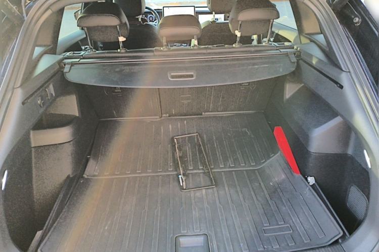 Used Volkswagen Tiguan L 2025 PRO 380TSI Two-Wheel-Drive R-Line Smart Edition Trunk